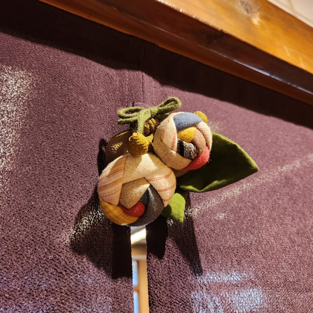 手芸の先生としていろんな作りたいものを作るために教えてくださった幸恵さんの作品ののれんです。