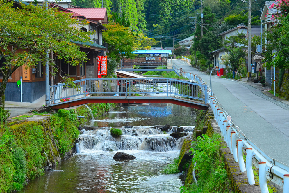 満願寺温泉 川湯